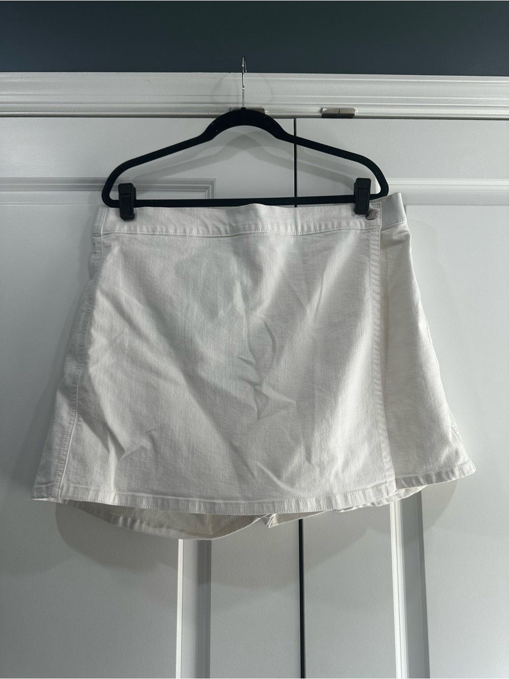 crown & ivy White Skort